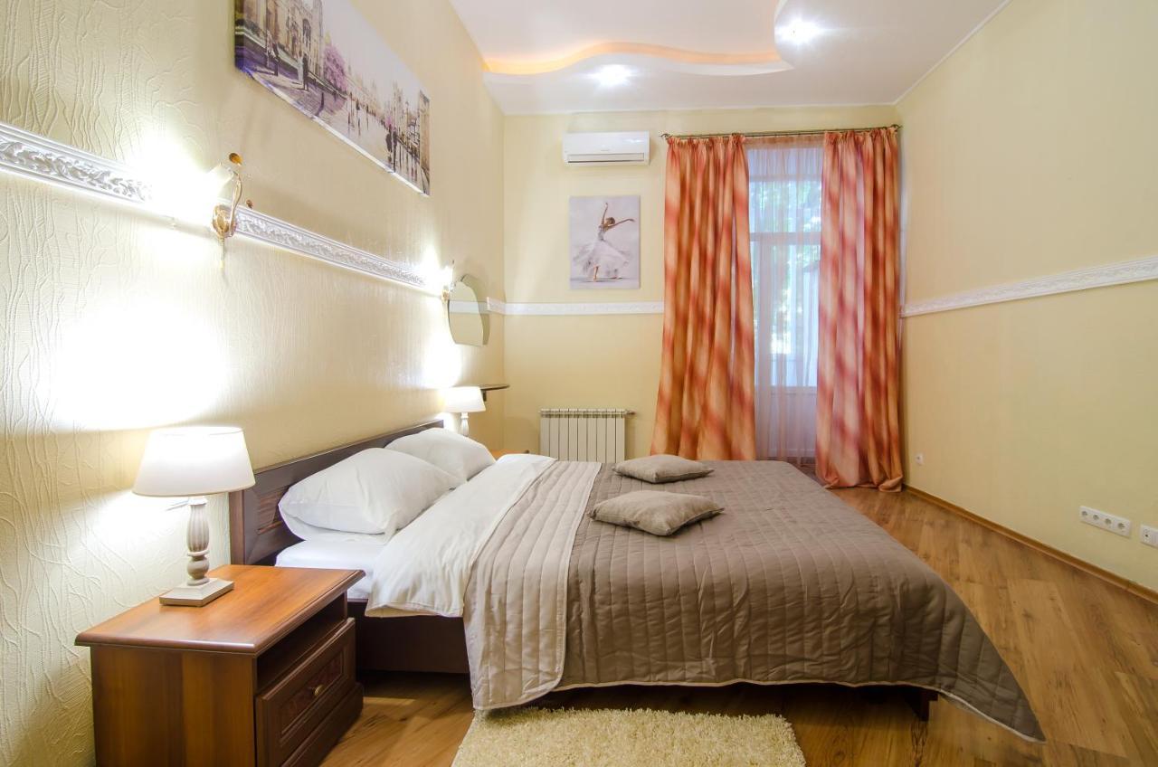 Apartment At Malaya Zhytomyrska 5 Kiev Buitenkant foto