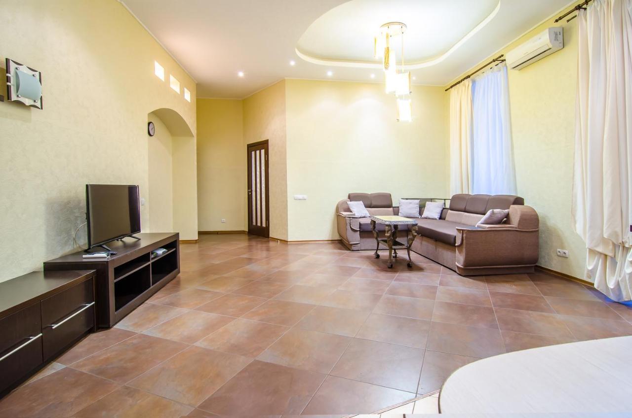 Apartment At Malaya Zhytomyrska 5 Kiev Buitenkant foto