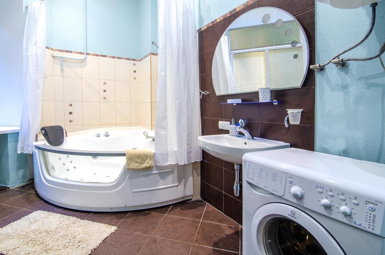 Apartment At Malaya Zhytomyrska 5 Kiev Buitenkant foto