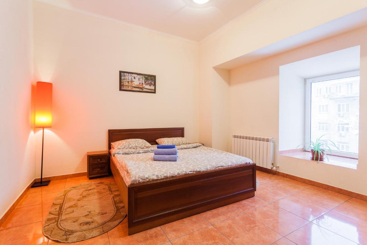 Apartment At Malaya Zhytomyrska 5 Kiev Buitenkant foto